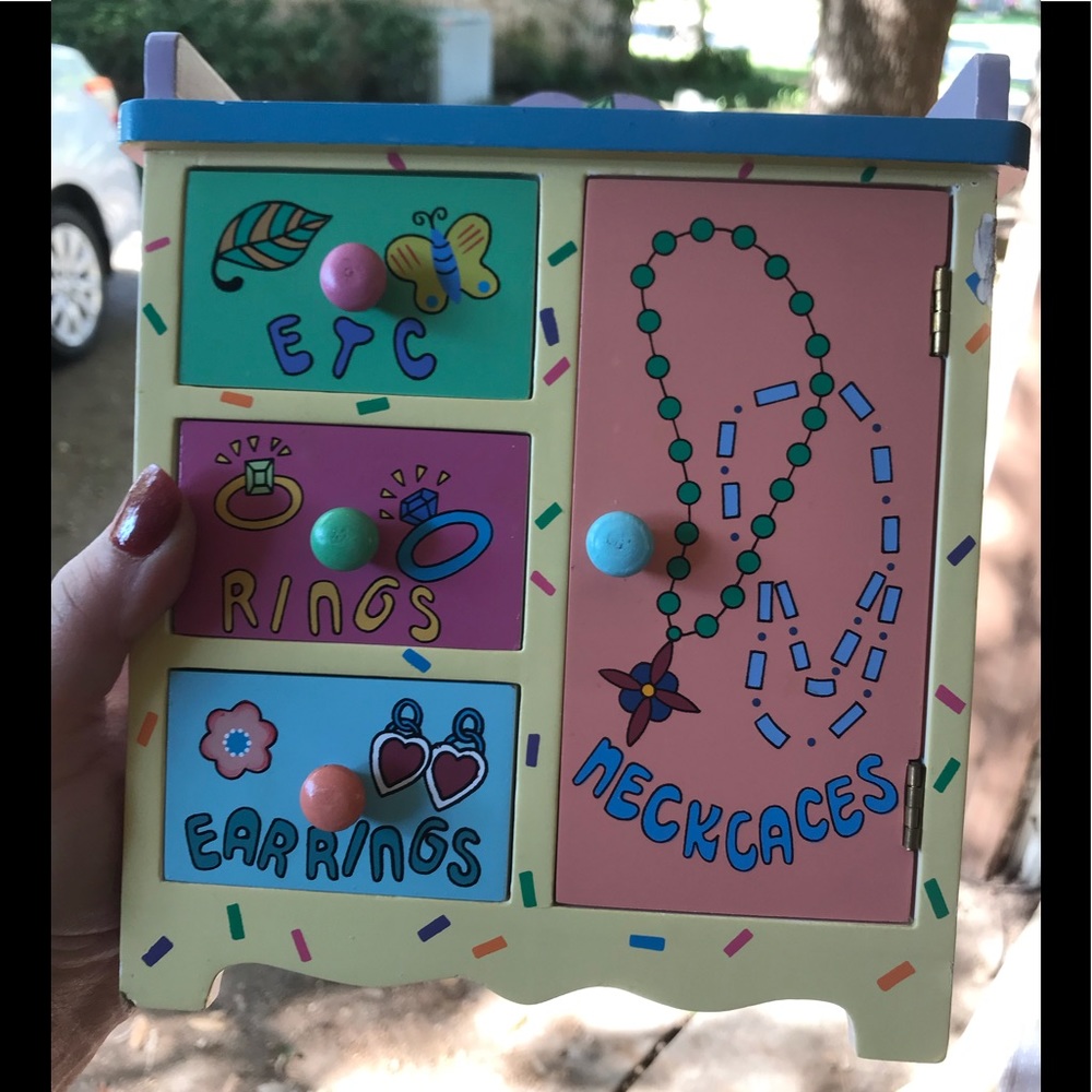 Jewelry box